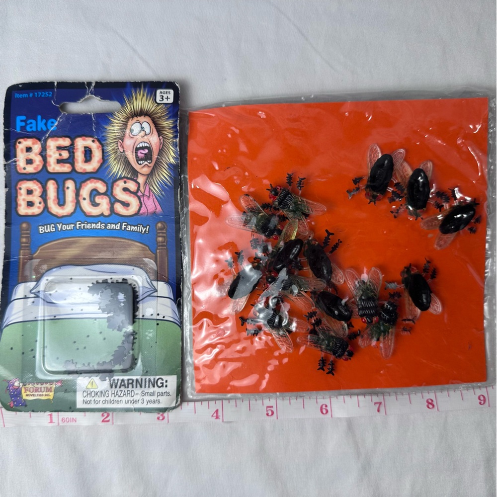 Vintage 1990s Kids’ Fake Bug Toy Lot – Flies & Bed Bugs 🪲🪰🎉